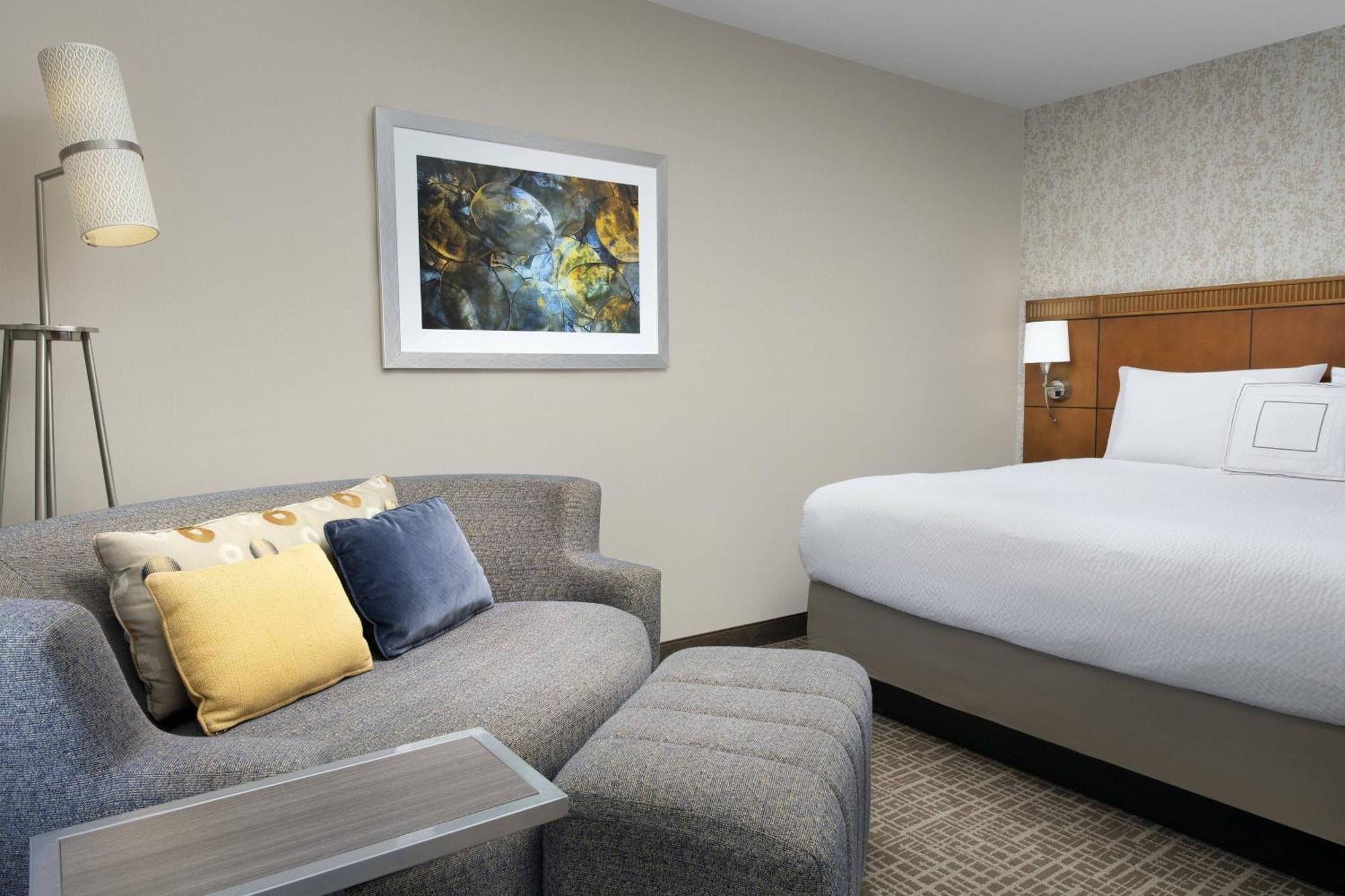 Courtyard Tacoma Downtown Hotel Exterior photo